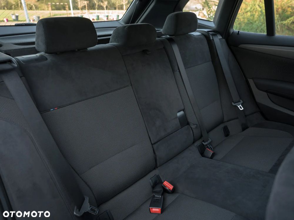 BMW X1 sDrive20d Sport Line - 29