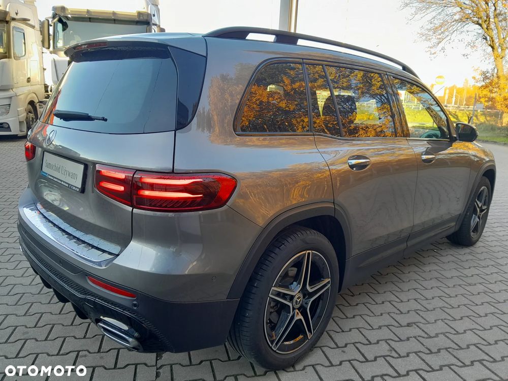 Mercedes-Benz GLB 200 AMG Line 7G-DCT - 7