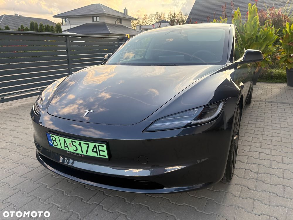 Tesla Model 3 - 5