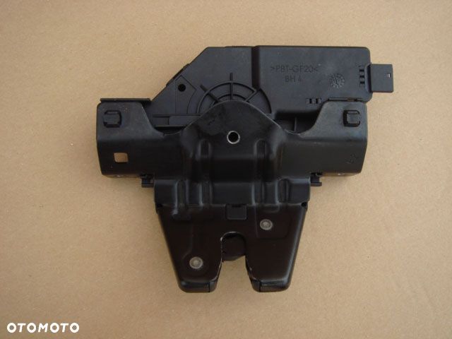 ZAMEK KLAPY TYŁ TYLNEJ BAGAZNIKA BMW E46 SEDAN - 1