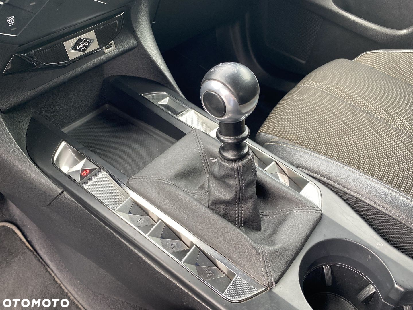 DS Automobiles DS 3 Crossback 1.2 PureTech Chic - 16