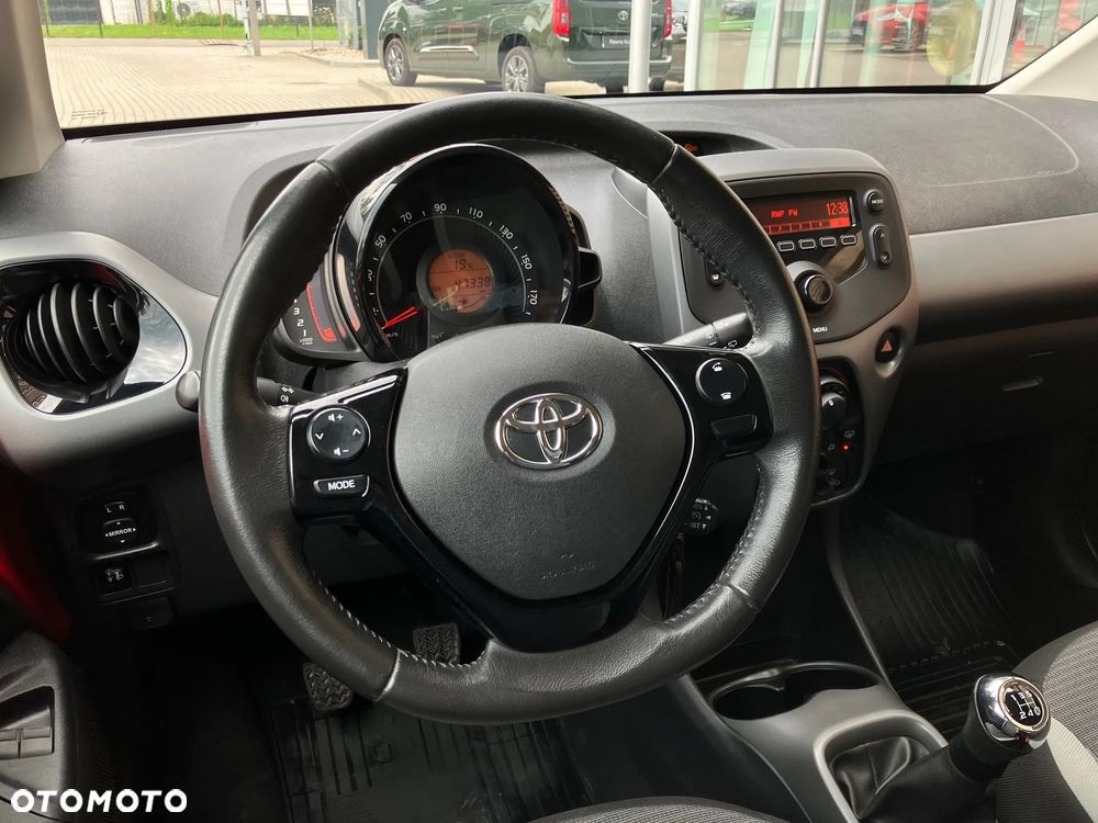 Toyota Aygo x-play - 21