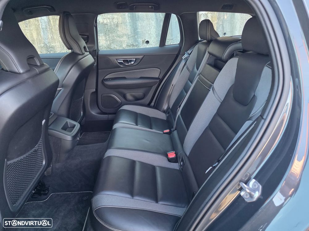 Volvo V60 2.0 D4 R-Design Geartronic - 5