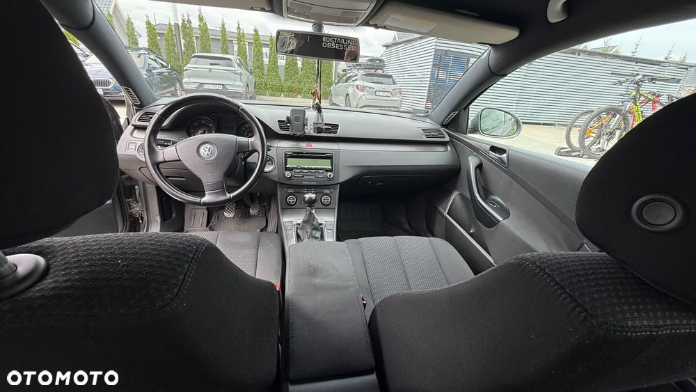 Volkswagen Passat 1.9 TDI Comfortline - 2