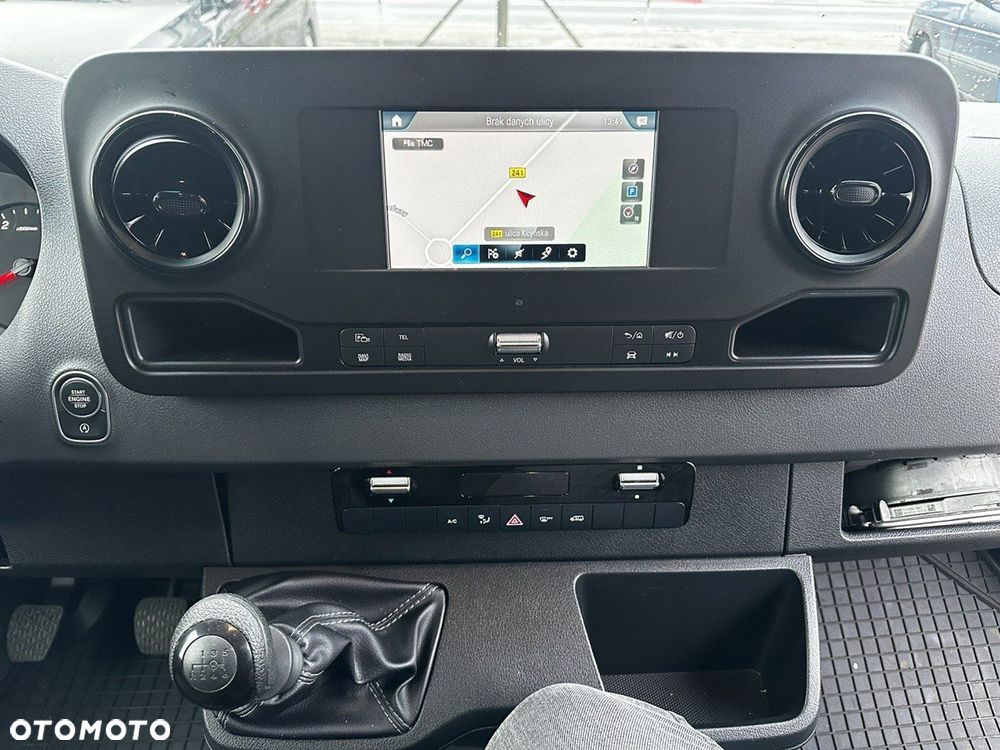 Mercedes-Benz Sprinter - 22