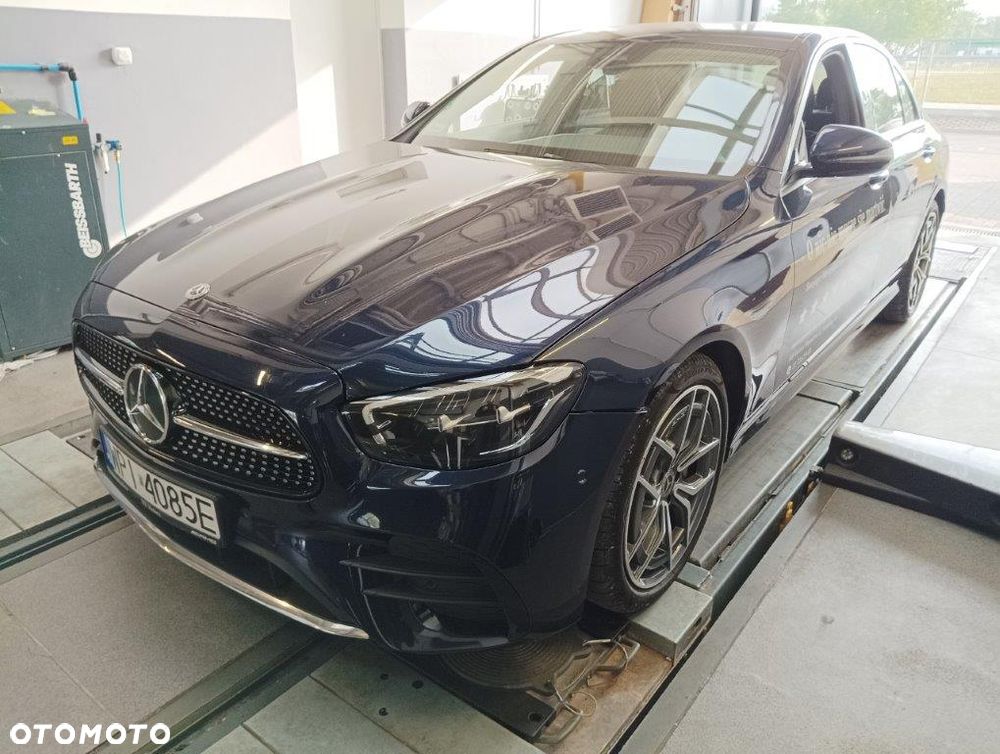Mercedes-Benz Klasa E 200 AMG - 28