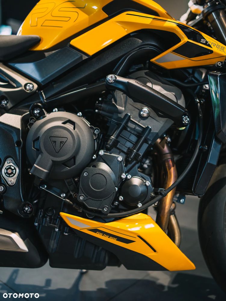 Triumph Street Triple - 13