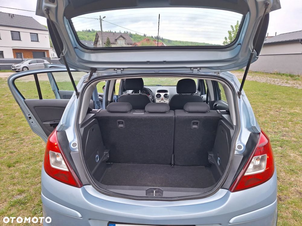 Opel Corsa 1.4 16V Cosmo - 17