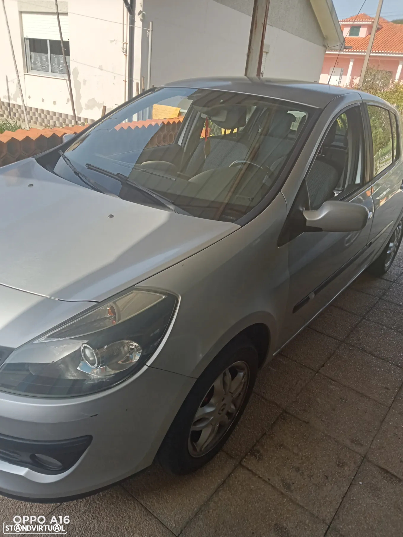 Renault Clio 1.2 16V Confort Dynamique - 2