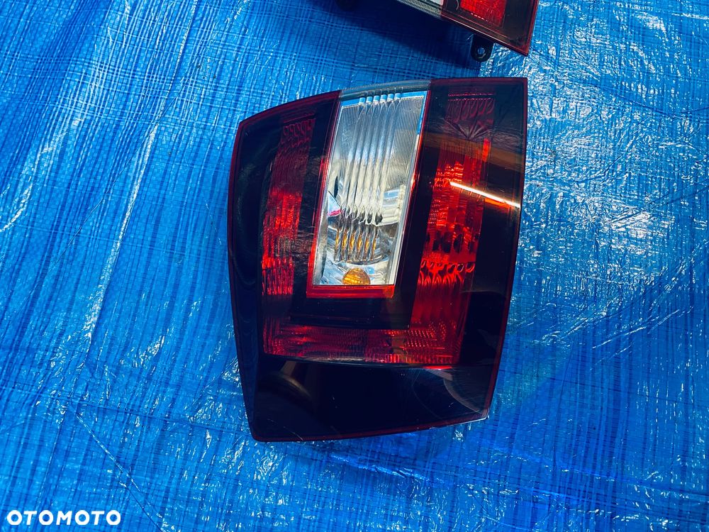 LAMPY LAMPA TYLNA W BŁOTNIK LEWA TYŁ LEWY SKODA RAPID SPACEBACK LIFT 17R ; 5JJ945095A  5JJ945096A  EUROPA ORYGINAŁ - 4