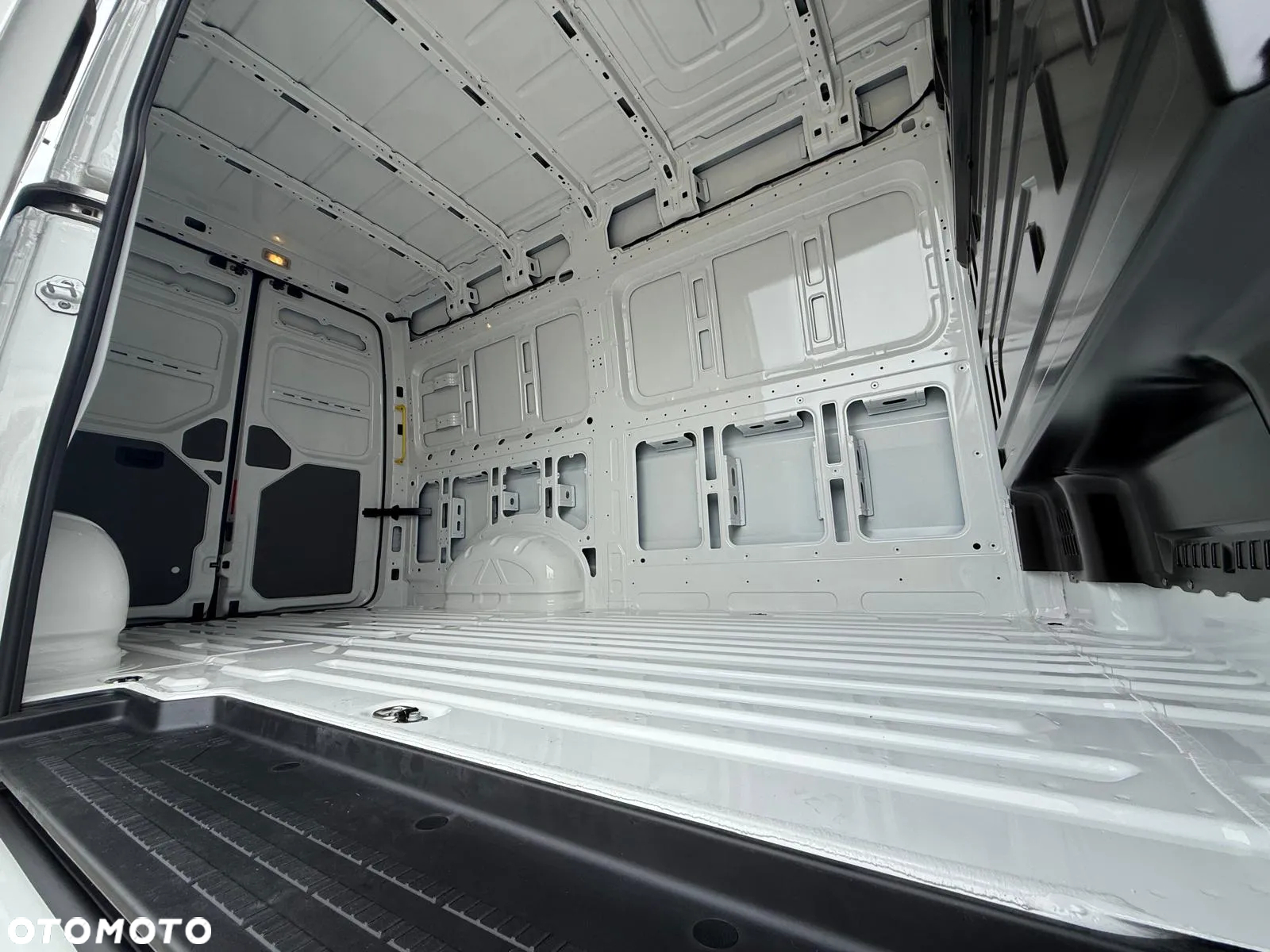 Volkswagen Crafter - 30