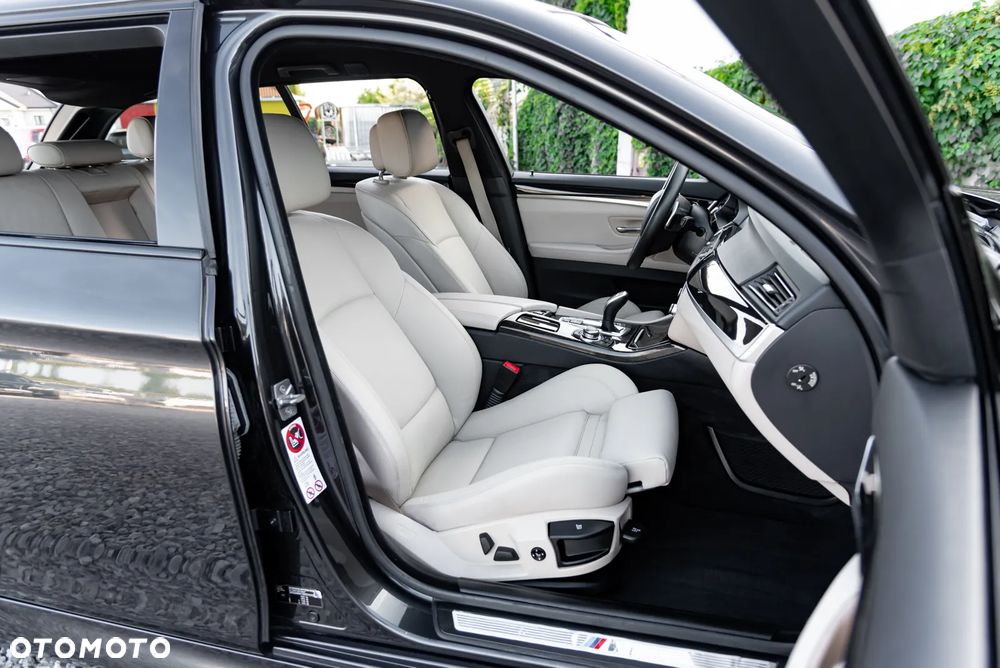 BMW Seria 5 530d xDrive Sport-Aut - 25