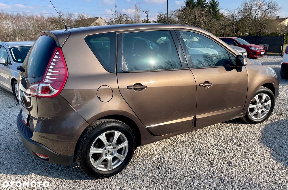 Renault Scenic 2.0 16V 140 CVT Dynamique - 6