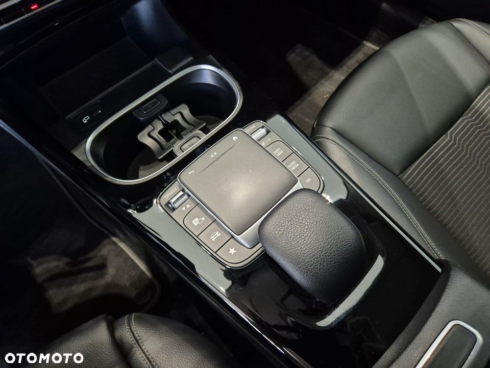 Mercedes-Benz CLA - 13