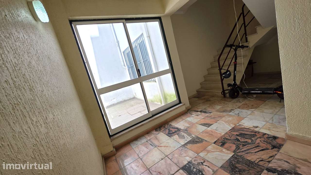 T2 - 3 Assoalhadas - Baixa - Centro da cidade com terraço - Grande imagem: 4/26