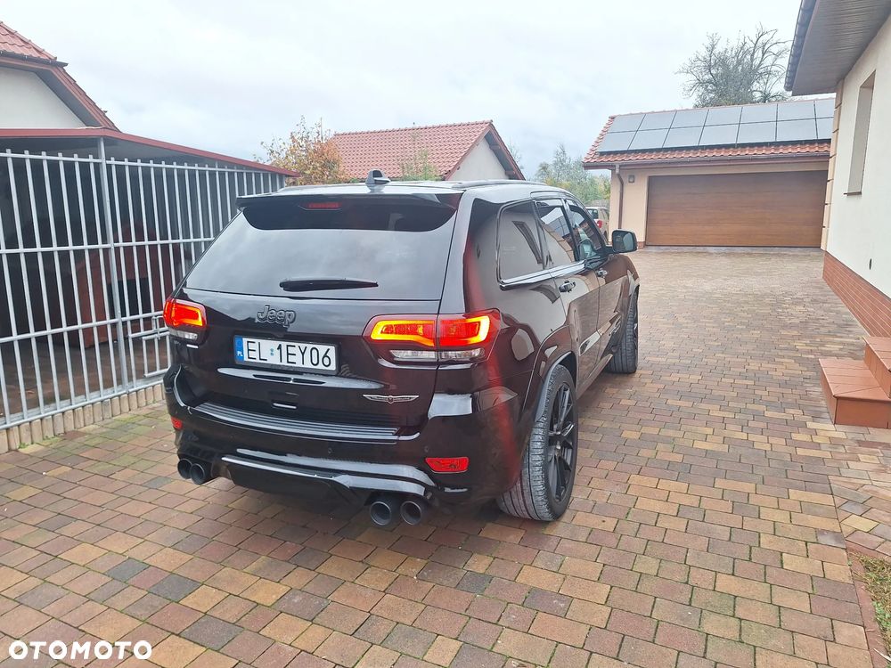 Jeep Grand Cherokee - 23