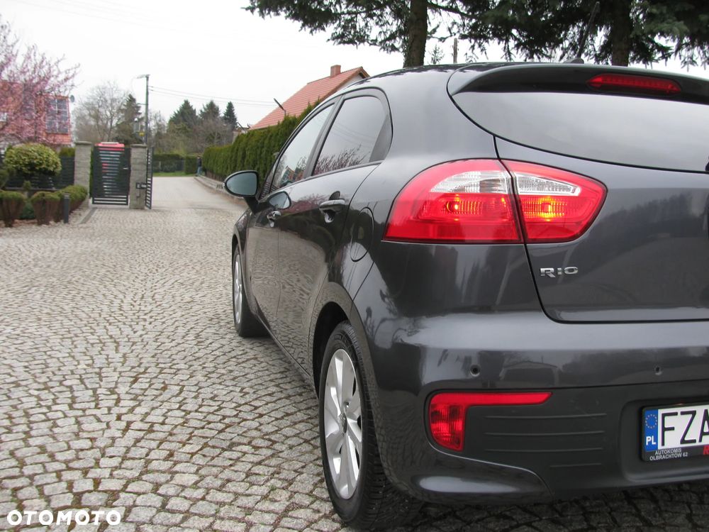 Kia Rio 1.2 Dream Team Edition - 35