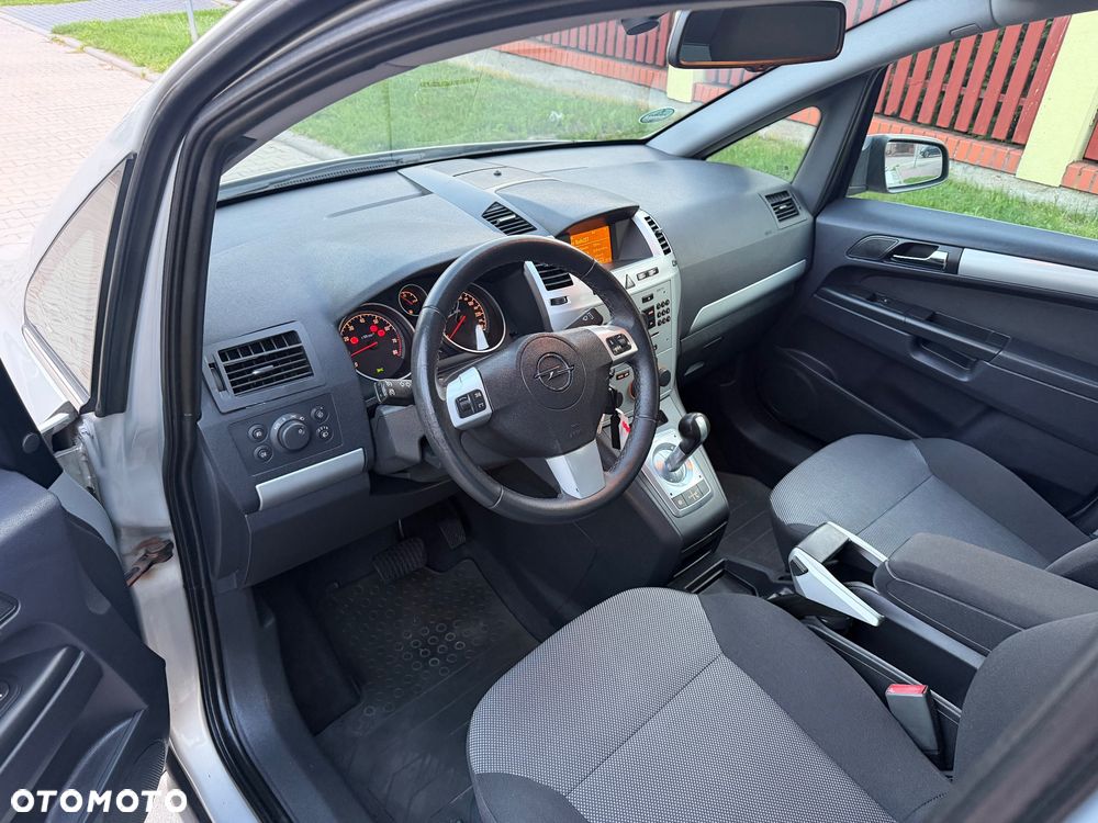 Opel Zafira 1.8 Easytronic Family Plus - 29
