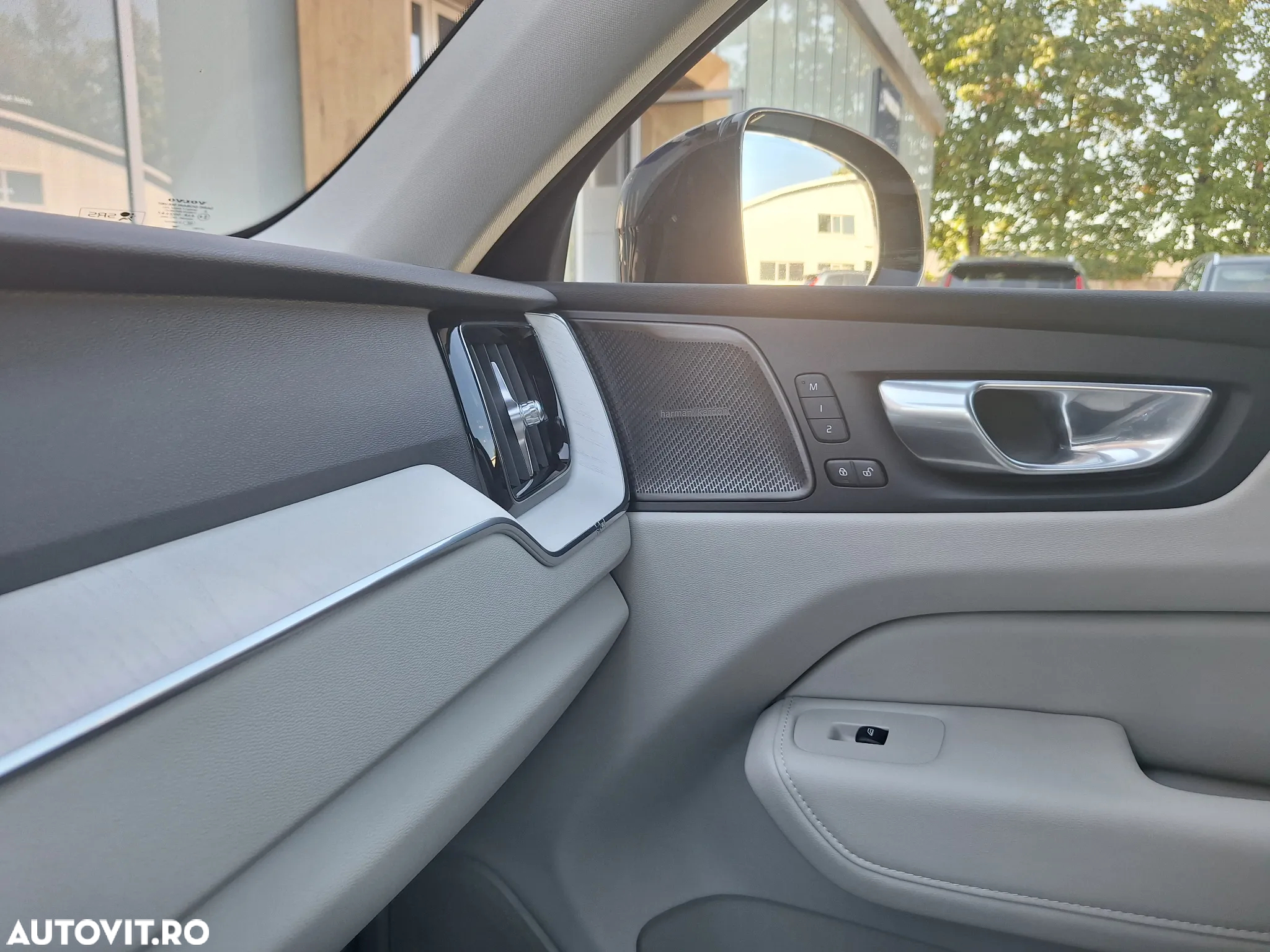 Volvo XC 60 T6 AWD AT PHEV Plus Dark - 34