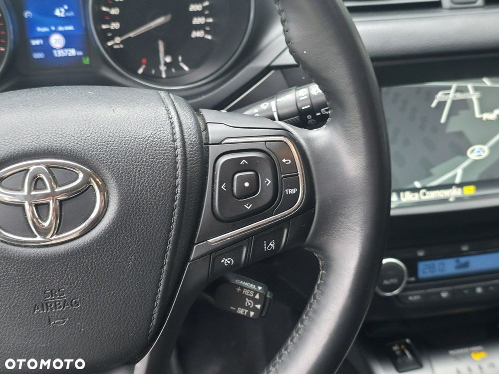 Toyota Avensis - 21