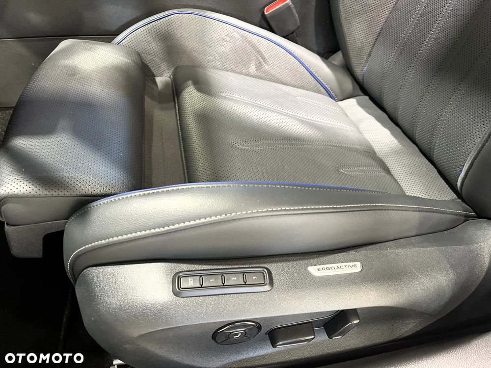 Volkswagen Passat Variant 2.0 TSI 4Mot R-Line DSG - 11