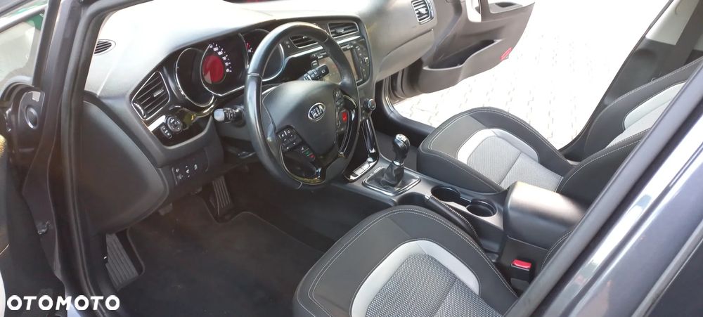 Kia Ceed 1.6 GDI Dream-Team Edition - 19