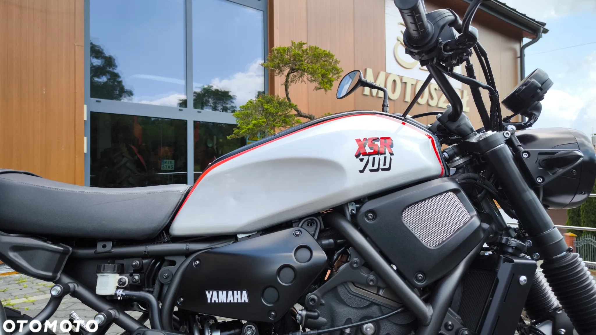Yamaha XSR - 32
