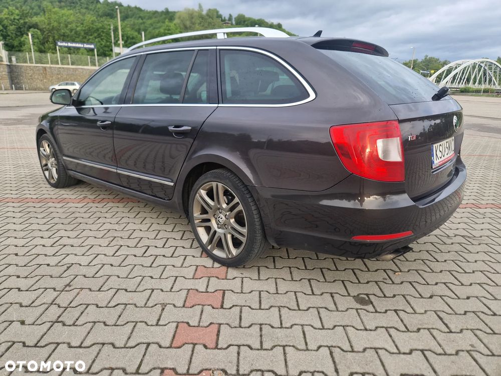 Skoda Superb 2.0 TDI Elegance DSG - 6