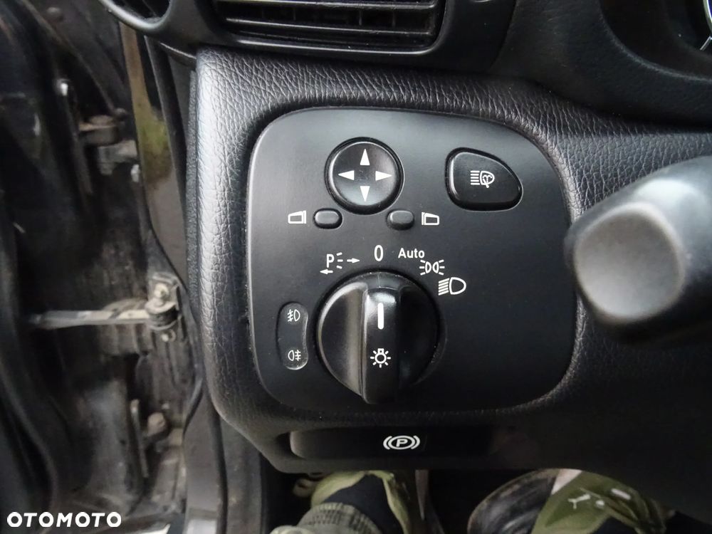 Mercedes-Benz Klasa C 230 - 9