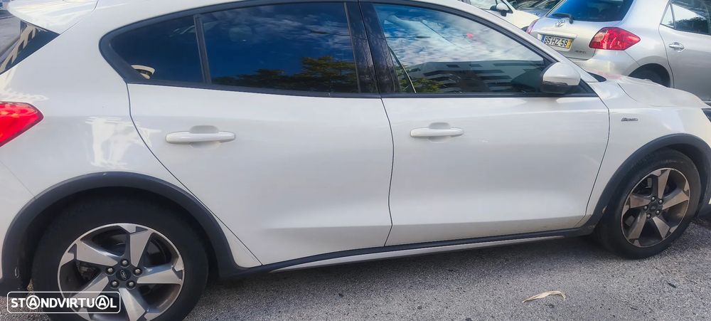 Ford Focus 1.5 TDCi EcoBlue Active - 9
