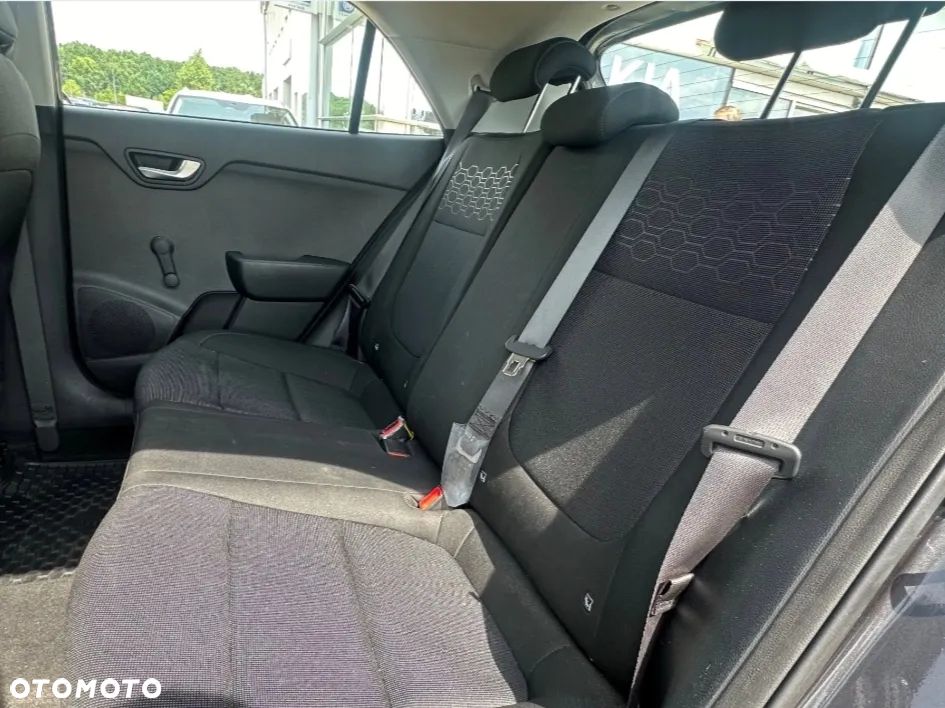 Kia Rio 1.2 L - 7