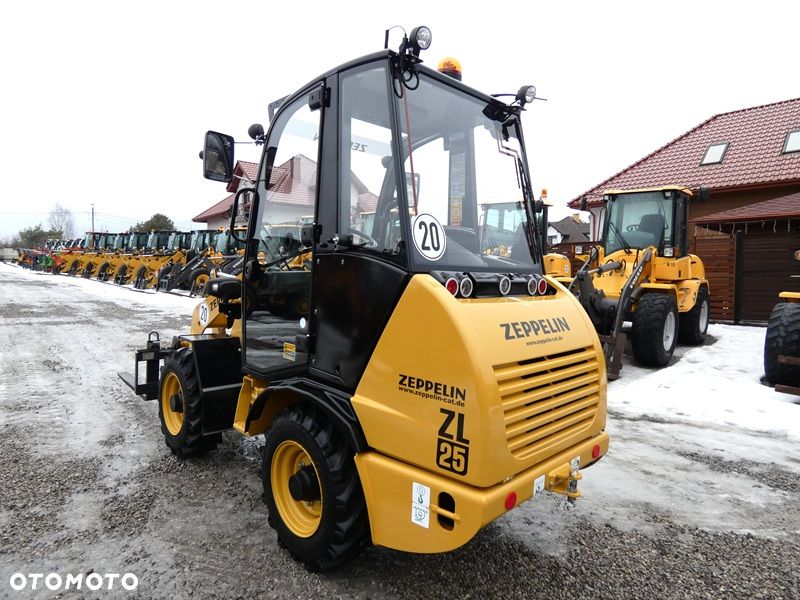 Zeppelin ZL25 ( Atlas AR320 ) 2024r / Powystawowa z Niemiec / Miniładowarka / - 2