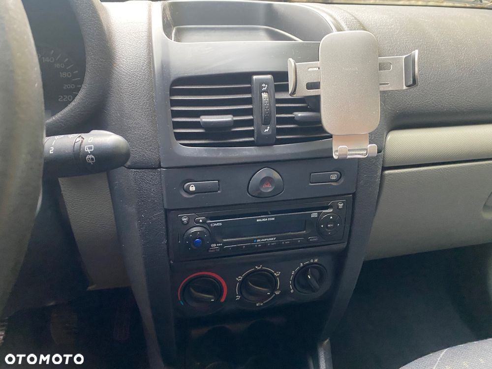 Renault Clio 1.2 16V Authentique - 15