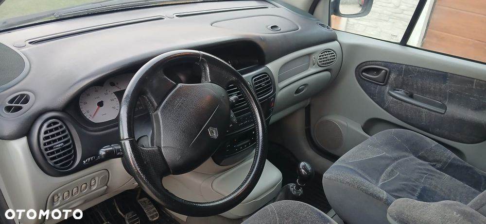 Renault Scenic 2.0 16V Expression 4X4 - 11