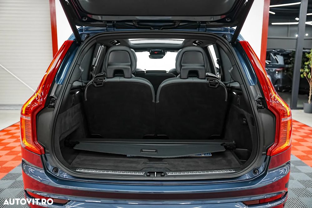 Volvo XC 90 B5 D AWD Geartronic Momentum Pro - 23