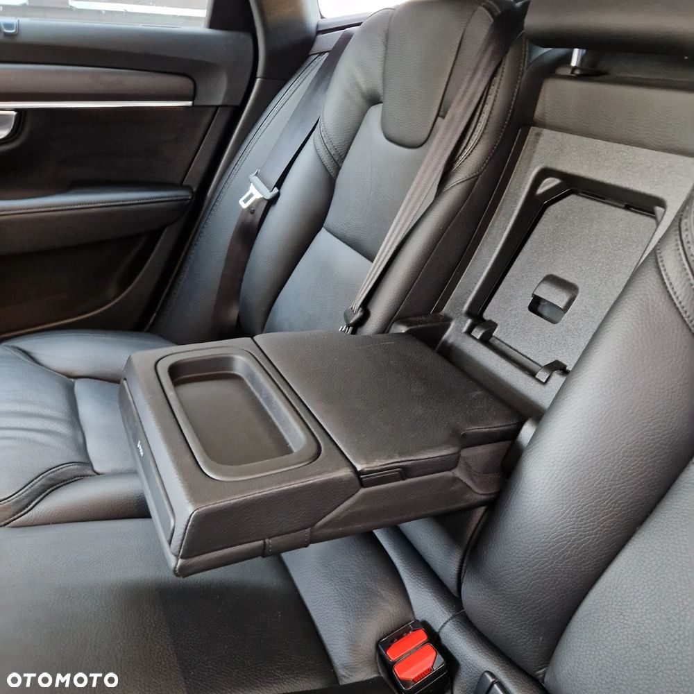 Volvo V90 D5 AWD Momentum - 26