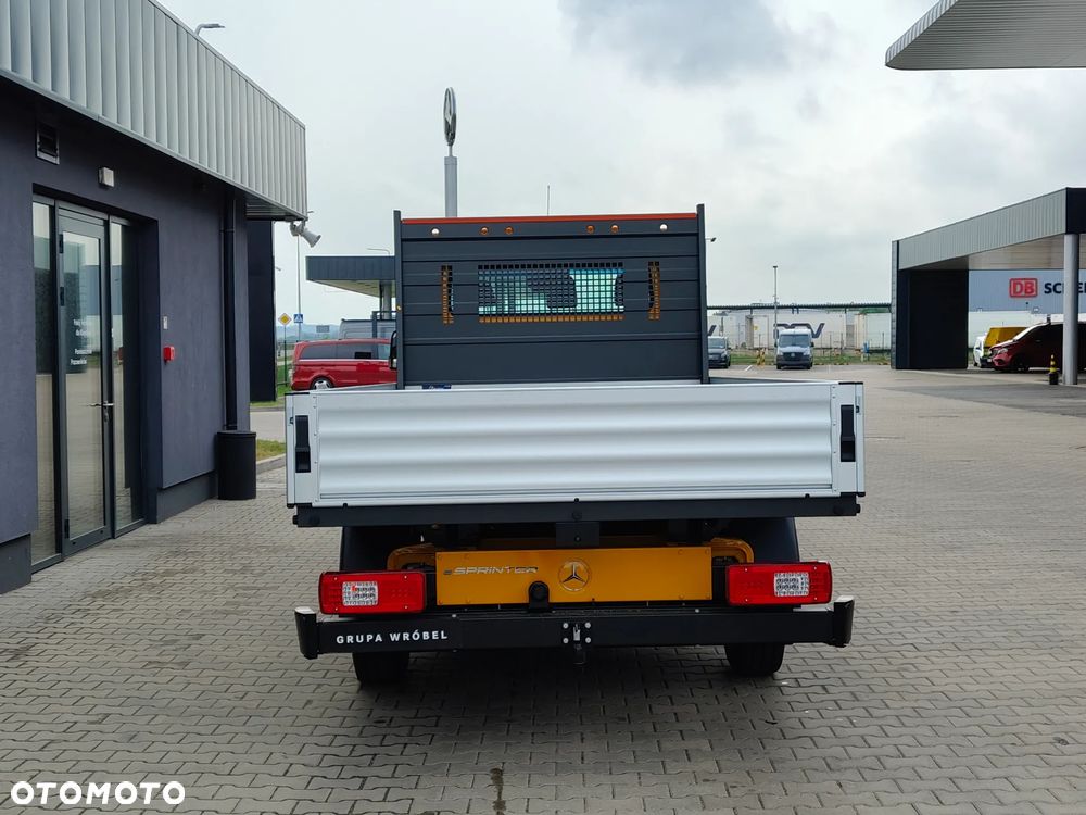 Mercedes-Benz eSprinter - 8