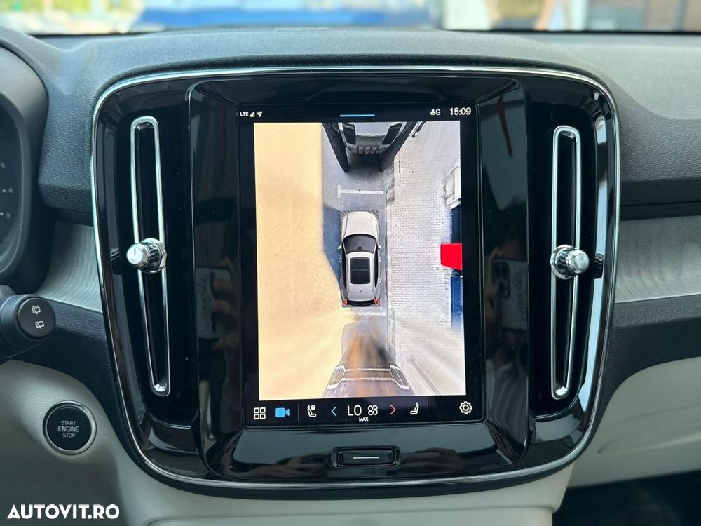 Volvo XC 40 B4 AT FWD MHEV Plus Dark - 30