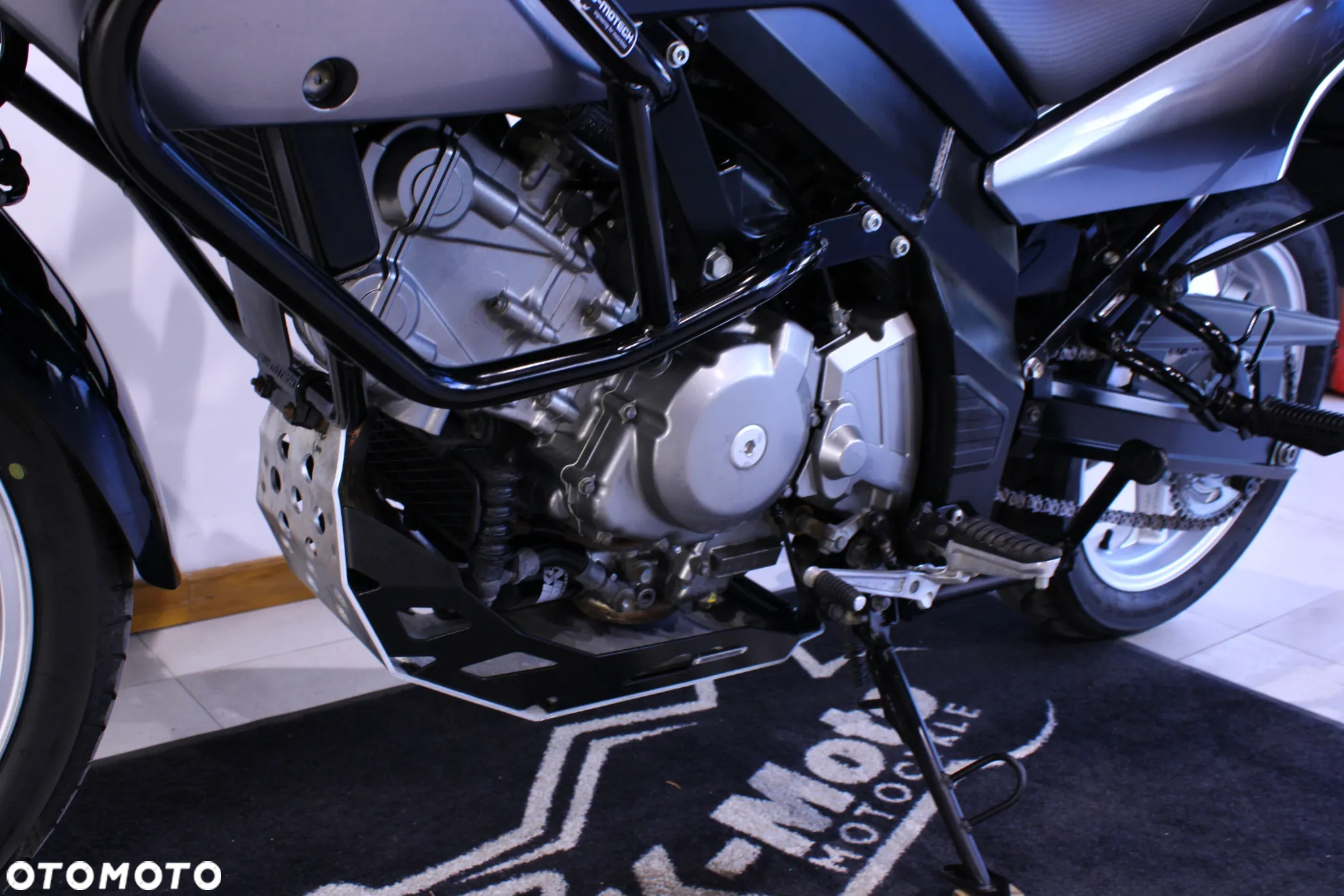 Suzuki DL - 26