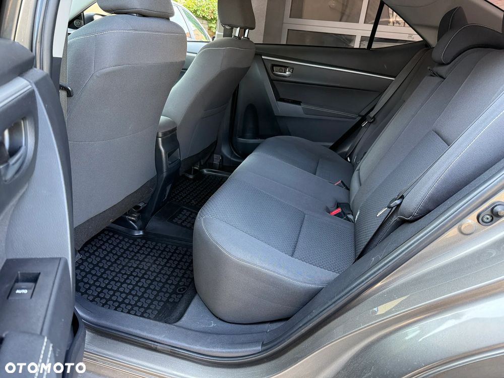 Toyota Corolla 1.6 Comfort - 14