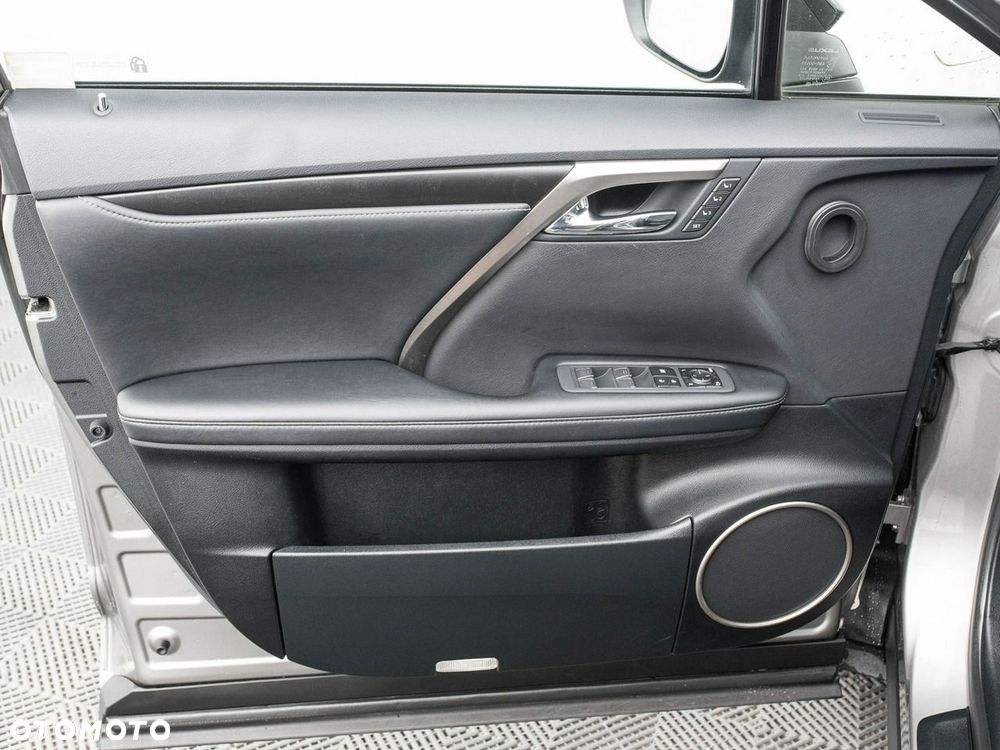 Lexus RX - 10
