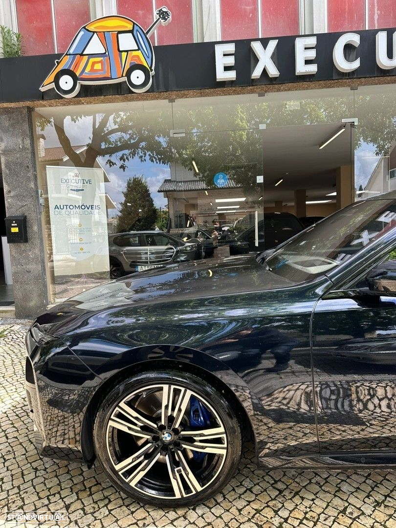BMW i7 xDrive60 Pack Desportivo M - 11