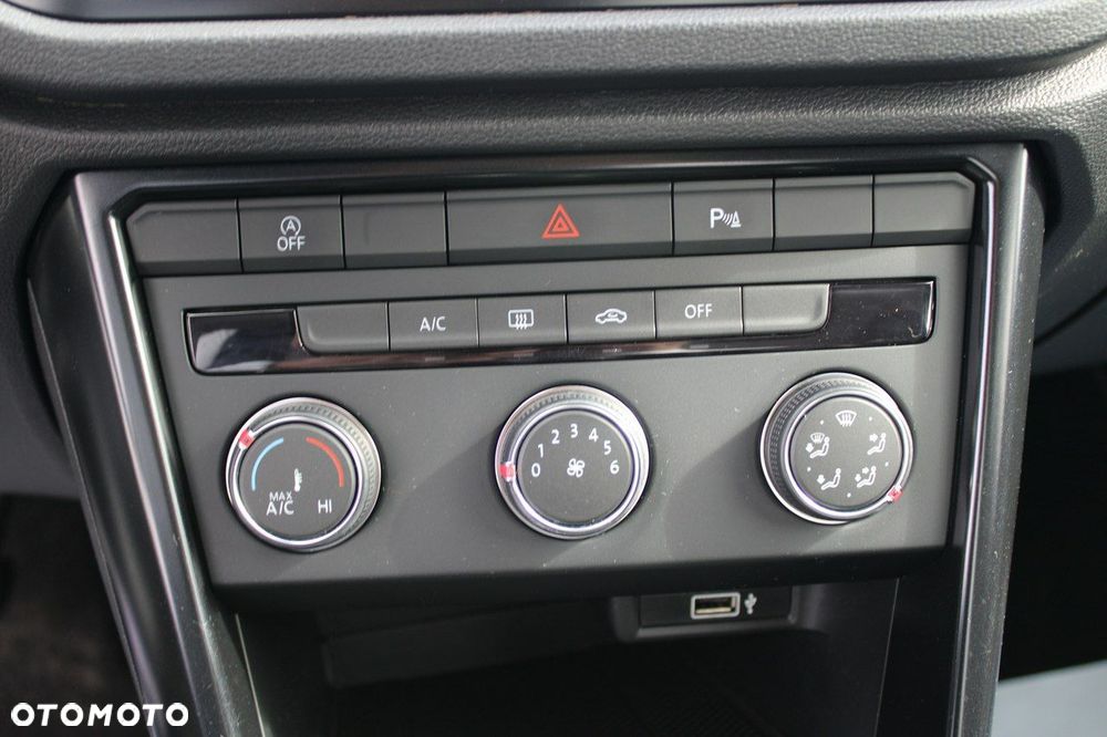 Volkswagen T-Roc - 18