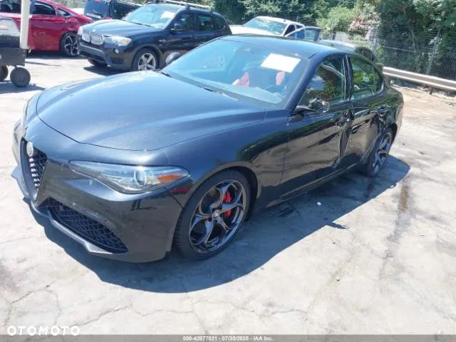 Alfa Romeo Giulia 2.0 Turbo 16V AT8 Veloce Ti - 3