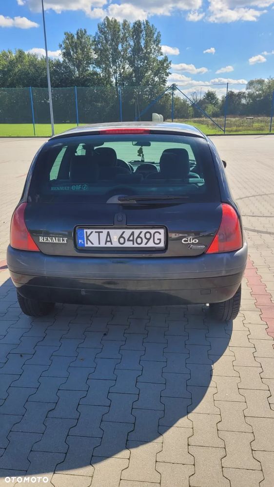 Renault Clio - 8