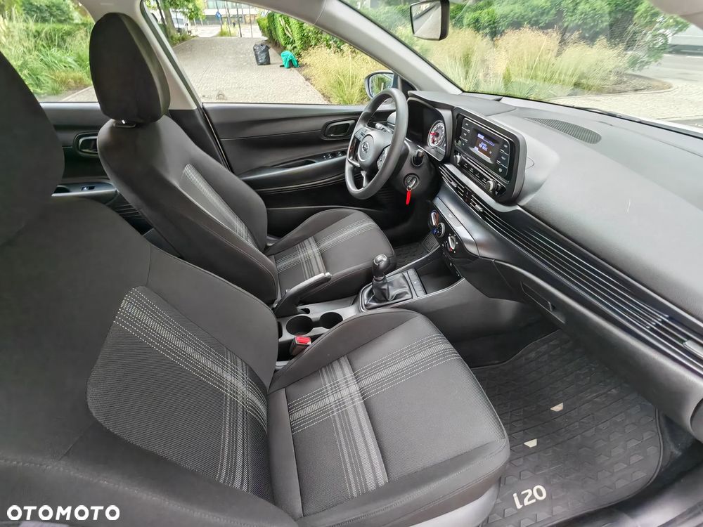 Hyundai i20 1.2 Pure - 17