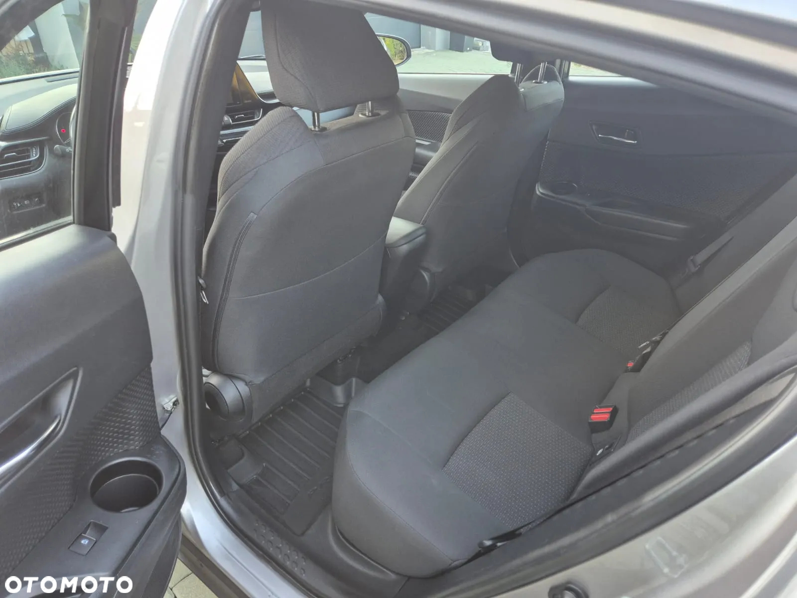 Toyota C-HR 1.2 T Dynamic - 13