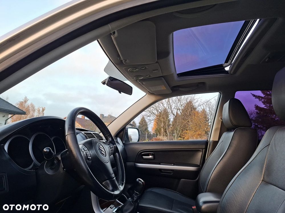 Suzuki Grand Vitara 2.0 De luxe - 11