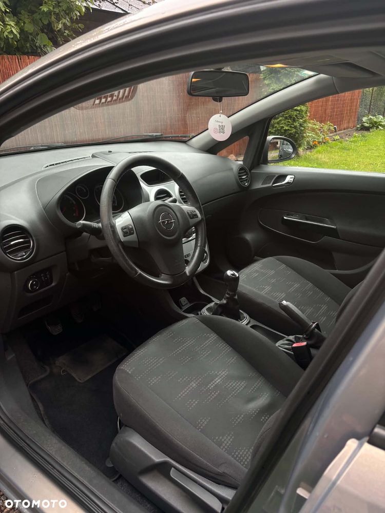 Opel Corsa 1.4 16V Satellite - 5
