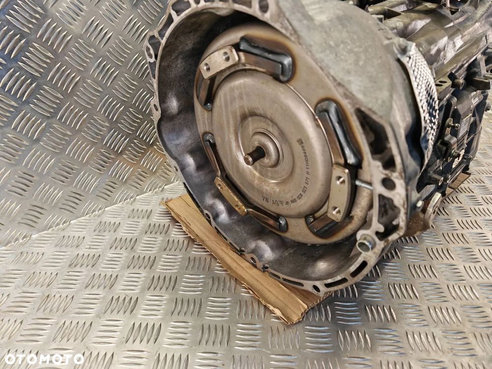 PORSCHE CAYENNE II 10-17R SKRZYNIA BIEGOW NAD 3.0 TDI KOMPLETNA ZE SPRZEGLEM AISIN 0C8300037H 0C8300037 TR-81SD AUTOMAT 8 BIEGOW - 3